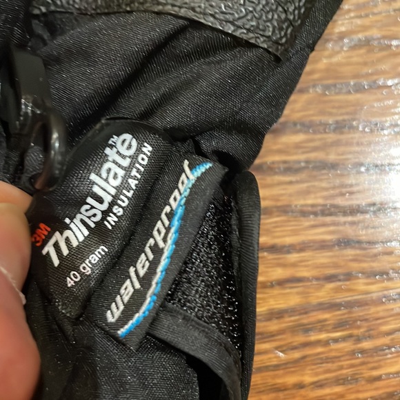 Youth Waterproof Winter Gloves - Picture 4 of 5